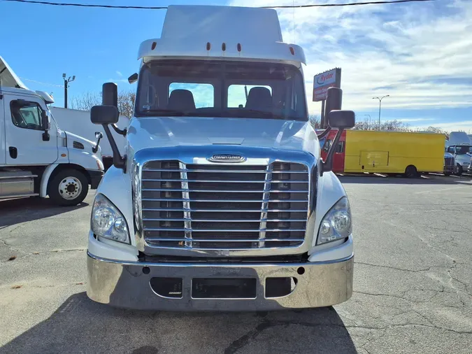 2017 FREIGHTLINER/MERCEDES CASCADIA 125