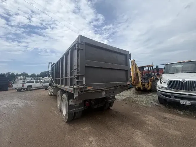 1998 VOLVO VNM64T200