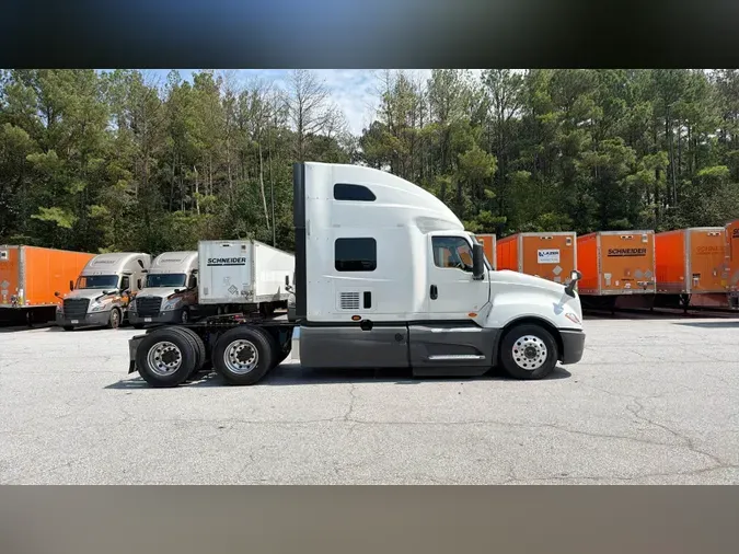 2022 International LT
