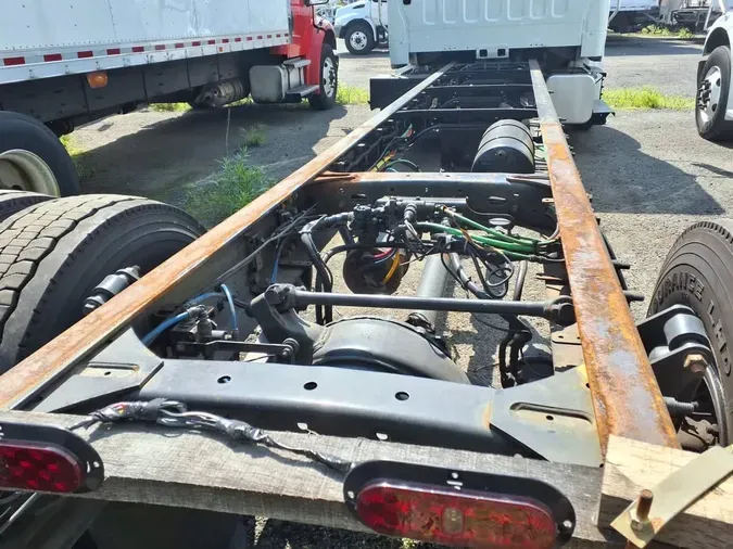 2019 FREIGHTLINER M2 106