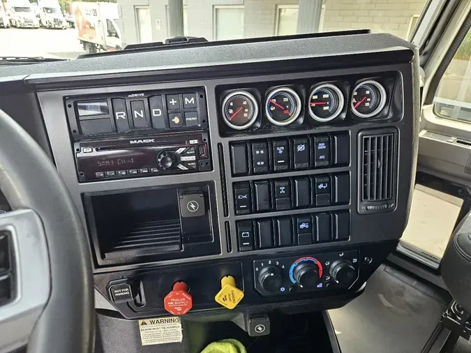 2020 MACK ANTHEM AN64T