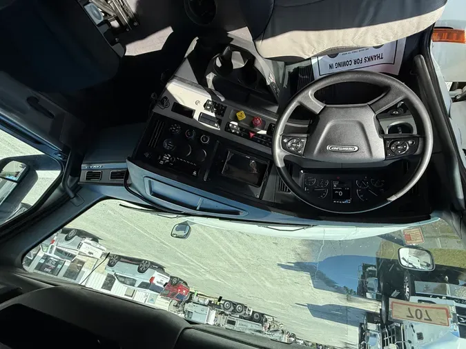 2019 Freightliner Cascadia 126
