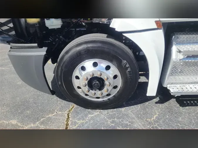 2019 FREIGHTLINER CA126