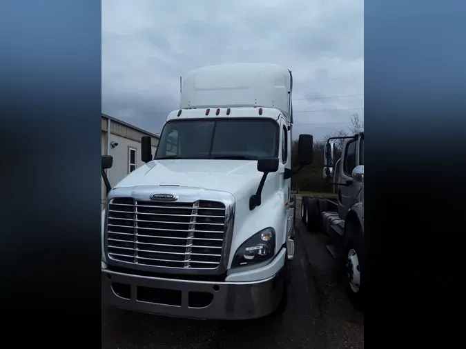 2017 FREIGHTLINER/MERCEDES CASCADIA 125