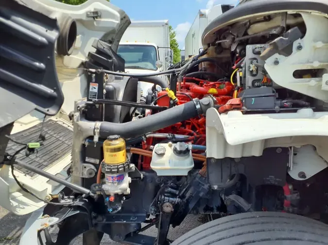 2017 FREIGHTLINER M2 106