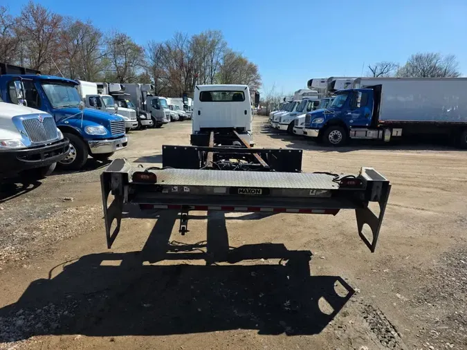 2018 FREIGHTLINER/MERCEDES M2 106