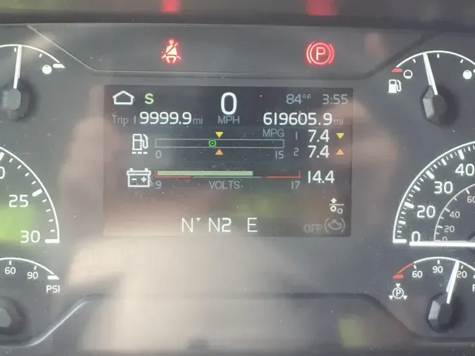2020 VOLVO VNR62T640