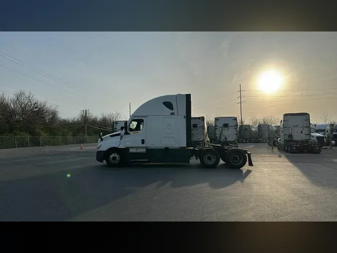 2022 Freightliner Cascadia 126205fa299940c40857826de17635412b2