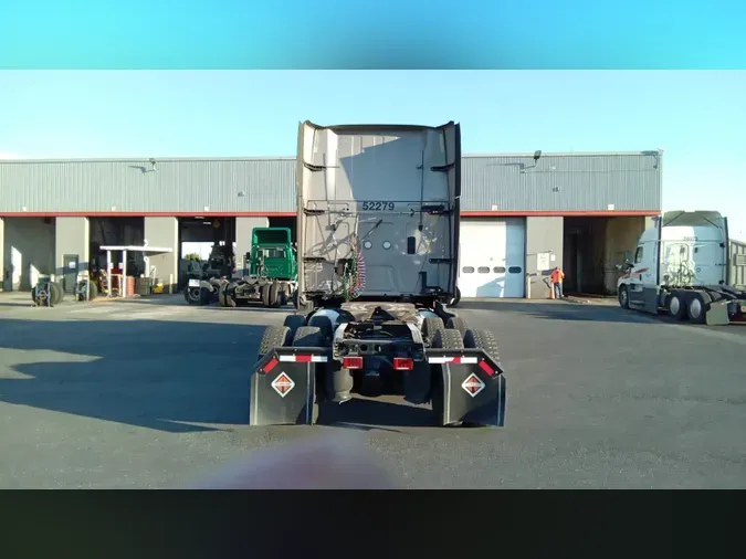 2022 International LT