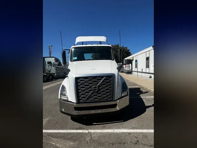 2019 VOLVO VNL64T-300