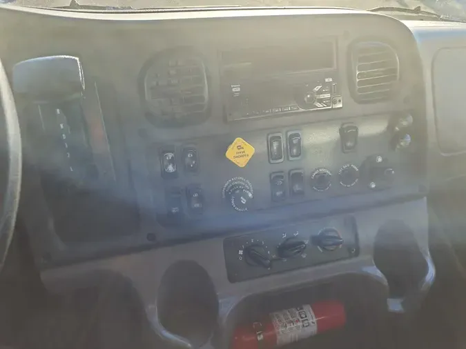 2018 FREIGHTLINER/MERCEDES M2 106