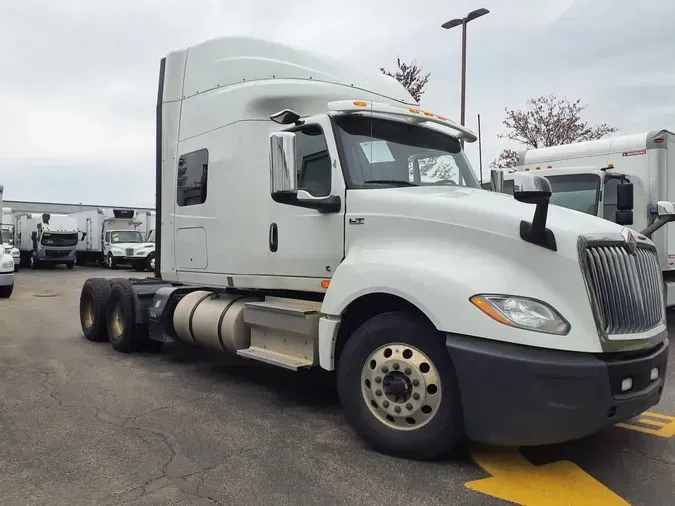 2019 NAVISTAR INTERNATIONAL LT625 SLPR CAB
