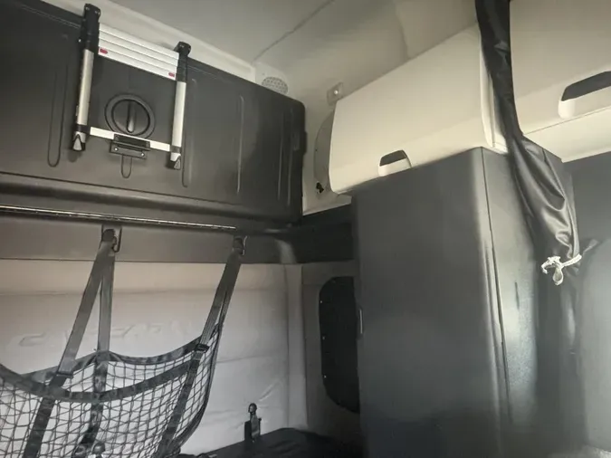 2019 Freightliner Cascadia 126