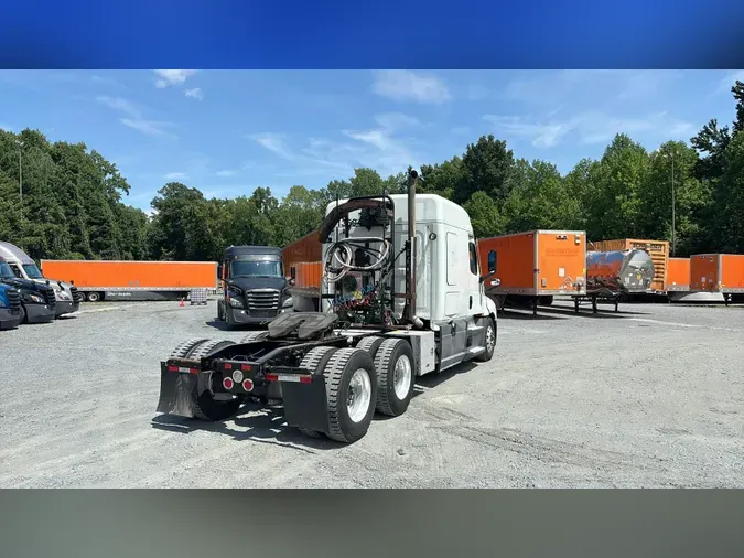 2021 Freightliner Cascadia 1262068ffb14e66e79c583506f267ad8f43