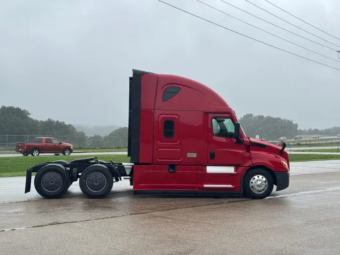 2023 FREIGHTLINER Cascadia 126206b9eab8be1648add719fdb15d7aadb