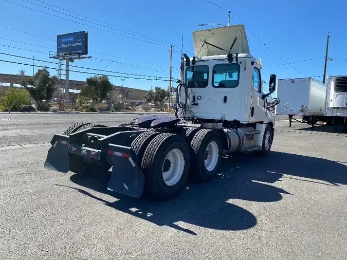 2019 Freightliner T12664ST