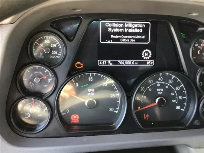 2017 PETERBILT 579
