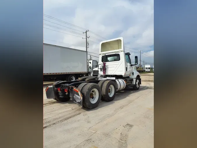 2019 NAVISTAR INTERNATIONAL LT625 DAYCAB T/A