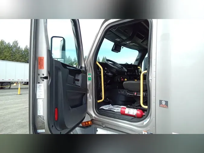 2023 Freightliner Cascadia 126