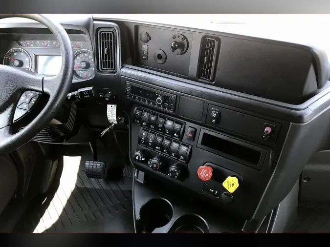 2022 INT LT625 6x4