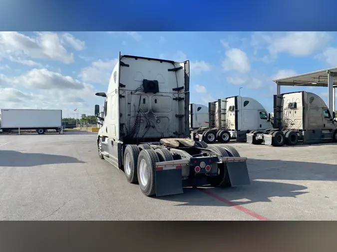 2023 Freightliner Cascadia 126