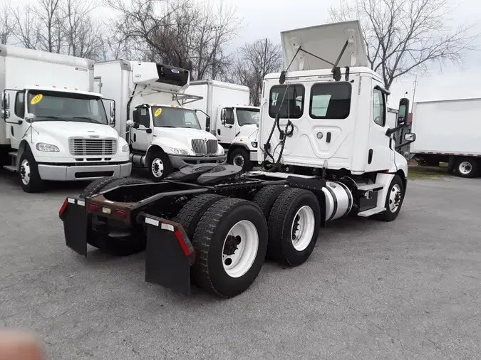 2019 FREIGHTLINER/MERCEDES CASCADIA