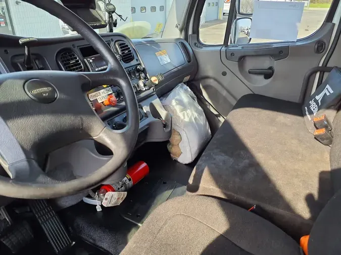 2016 FREIGHTLINER/MERCEDES 108SD