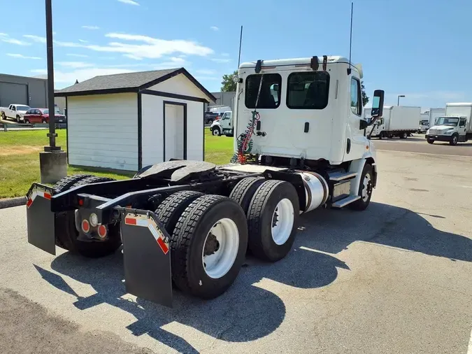 2018 FREIGHTLINER CASCADIA 113
