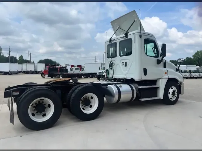 2019 FREIGHTLINER/MERCEDES CASCADIA 1252081dda44fad9570594ef13074246d94