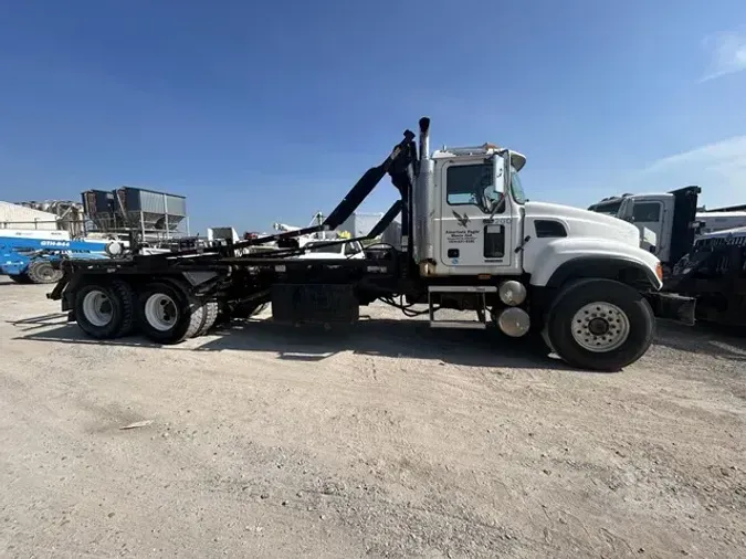 2006 MACK GRANITE CV713