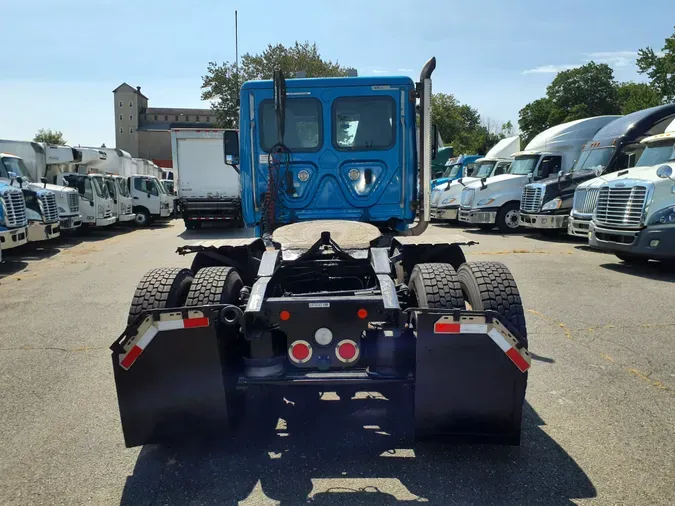 2018 FREIGHTLINER/MERCEDES CASCADIA 125