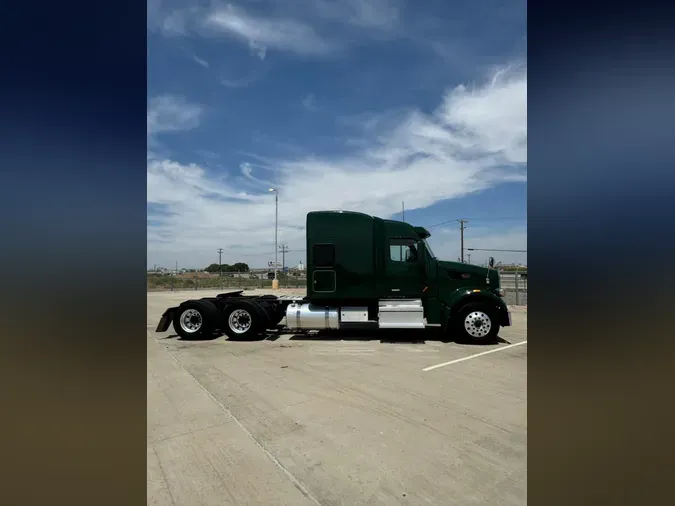 2021 Peterbilt 567