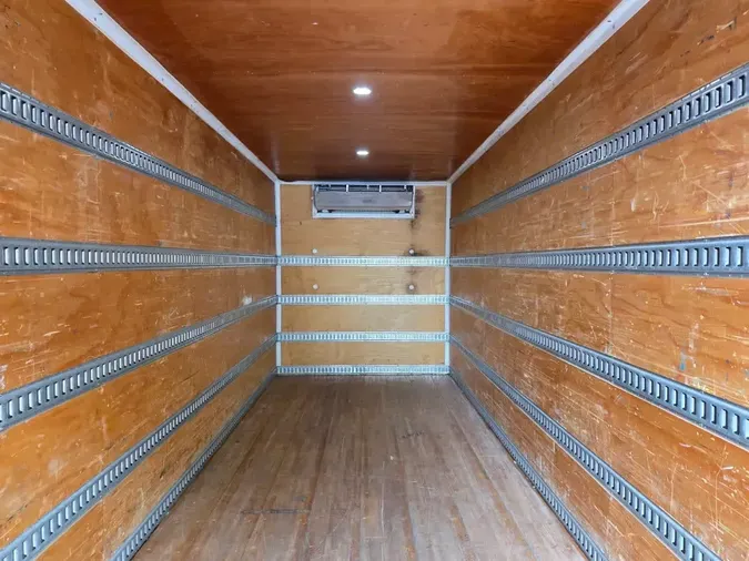 2018 FREIGHTLINER M2 106