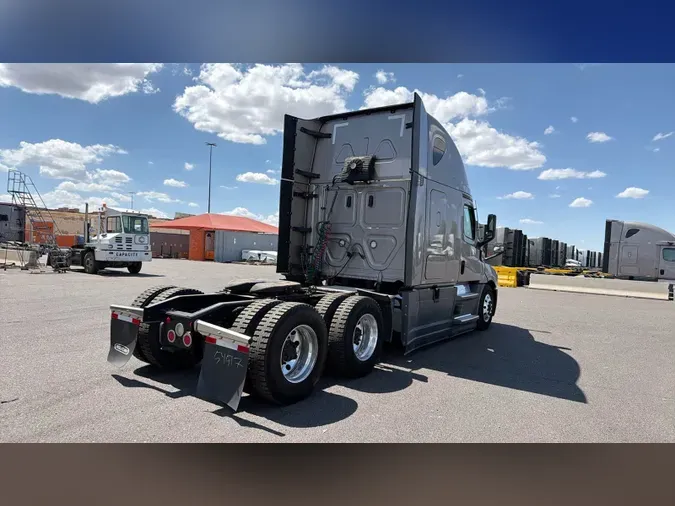 2023 Freightliner Cascadia 126