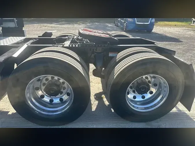 2021 FREIGHTLINER CA126