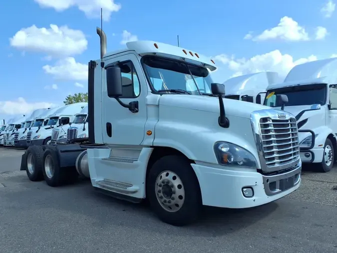 2019 FREIGHTLINER CASCADIA 125
