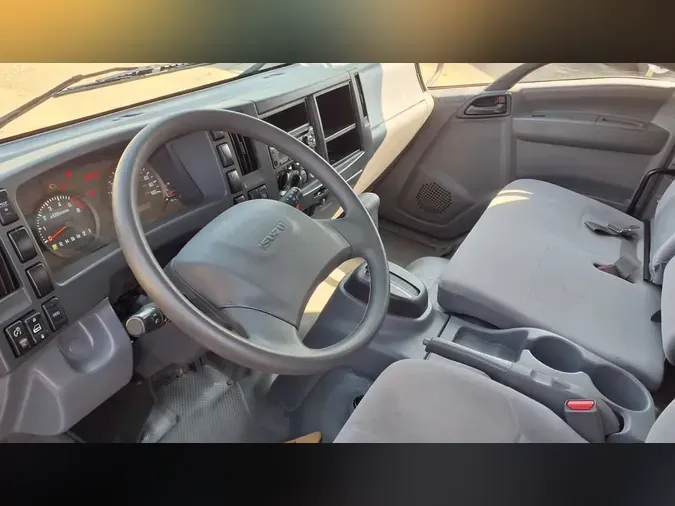 2019 ISUZU NPR209f6f85089d3510eb12d774cce80da1