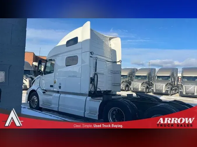 2021 VOLVO VNL760