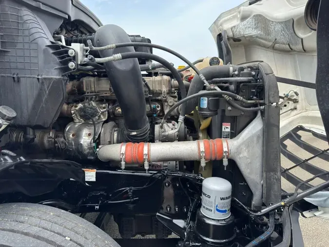 2022 FREIGHTLINER Cascadia 126