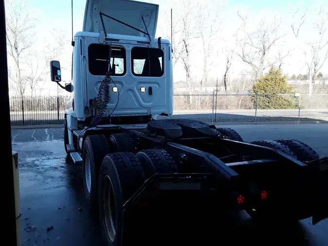 2018 FREIGHTLINER/MERCEDES CASCADIA 125