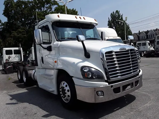 2018 FREIGHTLINER CASCADIA 125