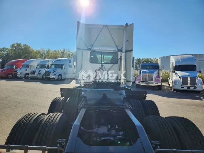 2019 MACK AN64T