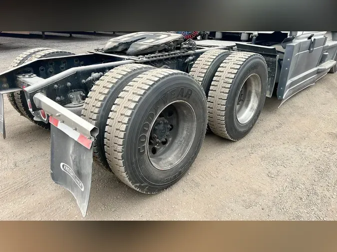 2022 Freightliner Cascadia 126