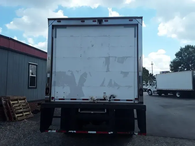 2018 FREIGHTLINER M2 106