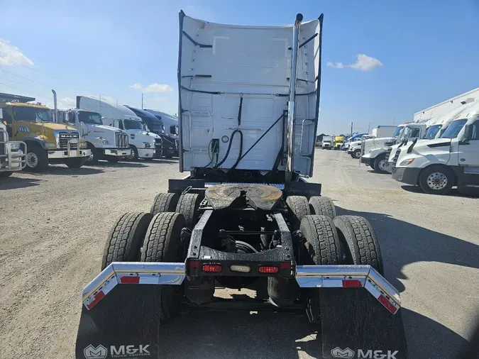 2020 VOLVO VNL64T760