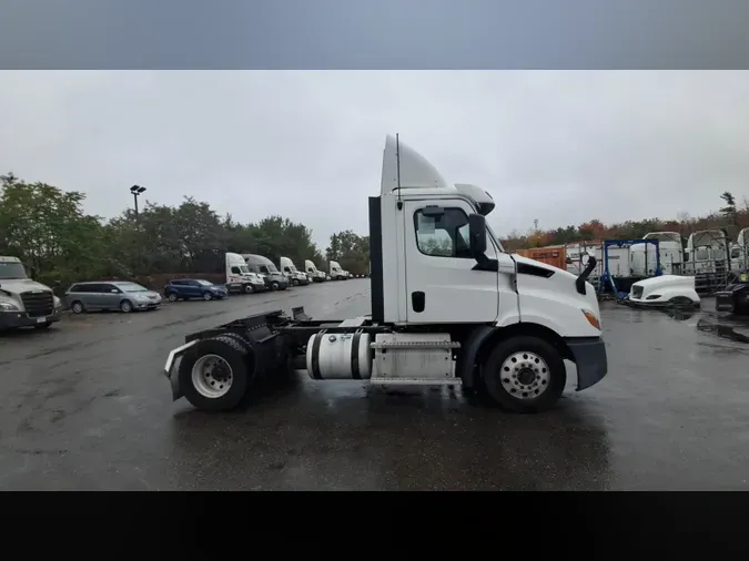 2018 Freightliner Cascadia 12620bdd6c6679a0e7fd670f8c247ecb3b0