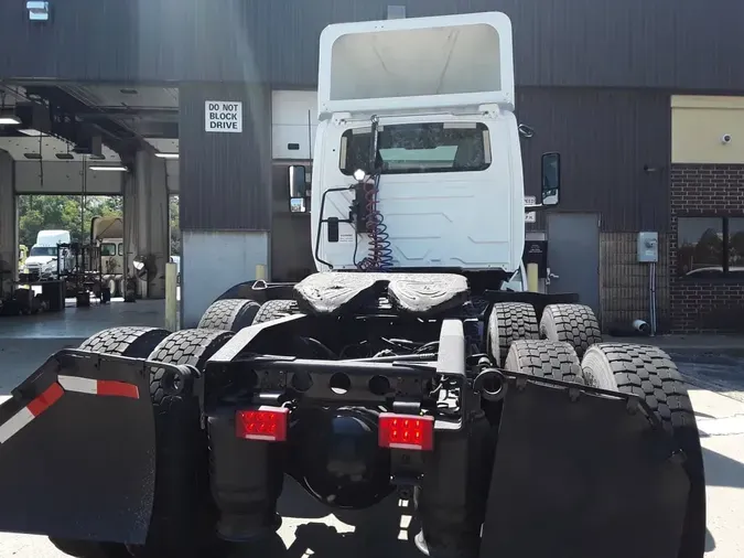 2020 NAVISTAR INTERNATIONAL LT625 DAYCAB T/A