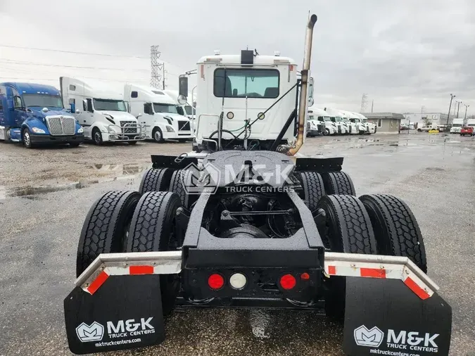 2017 MACK CXU613