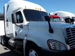 2015 Freightliner CASCADIA 125