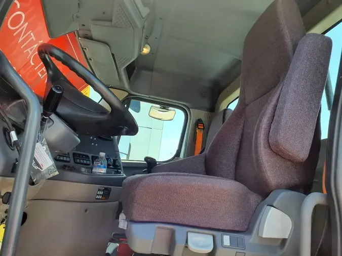 2020 FREIGHTLINER CASCADIA 113